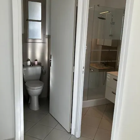 Quartier St Jean Du Calme Avec Parking Apartment *