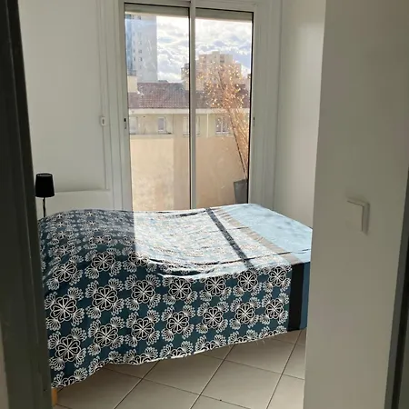 Quartier St Jean Du Calme Avec Parking *